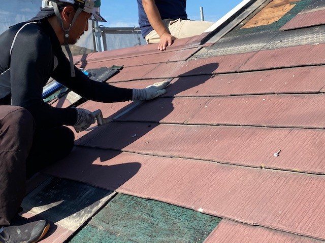 安城市T様邸　雨漏り状況　下地補修からのイージーガードでカバー工法