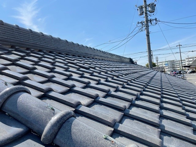 高浜市　和瓦の屋根点検で漆喰などの状態を確認