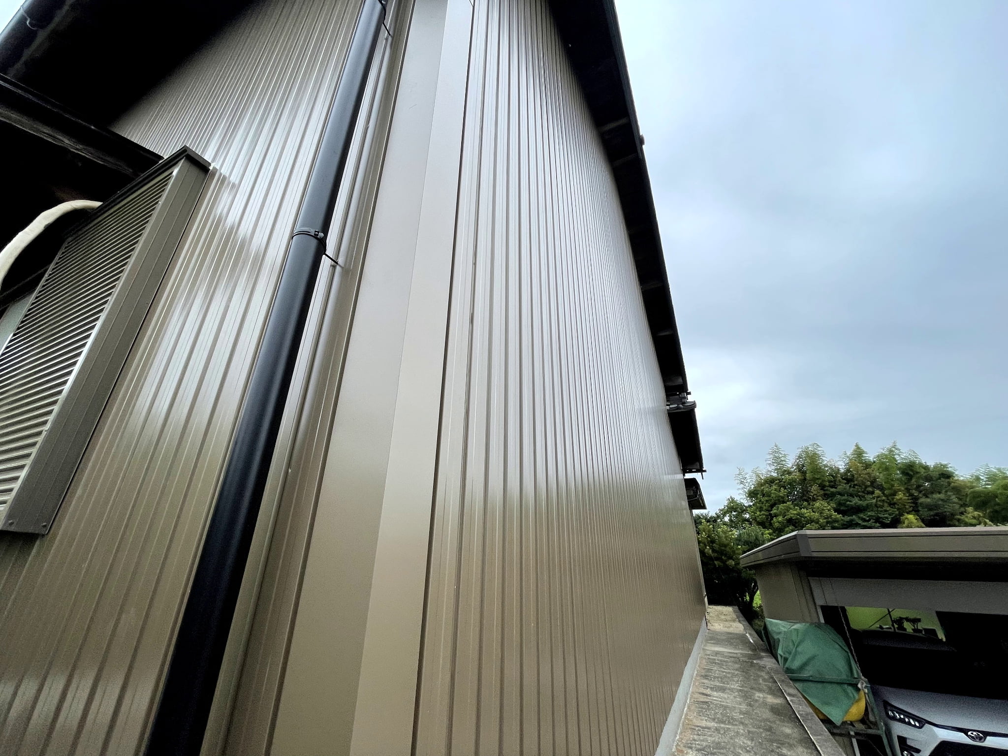 安城市 雨樋交換工事　破損した雨樋