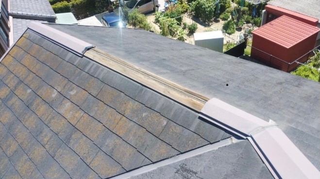 安城市　棟板金が飛んだら危険です！応急処置と修理について