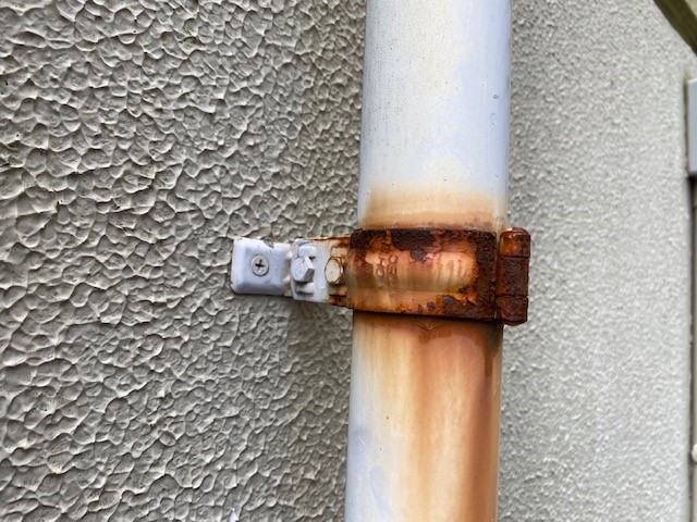 雨樋が壊れる前に新しいものと交換