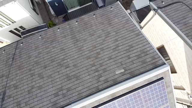 台風や強風で屋根材が剥がれていませんか？　アスファルトシングルのデメリット