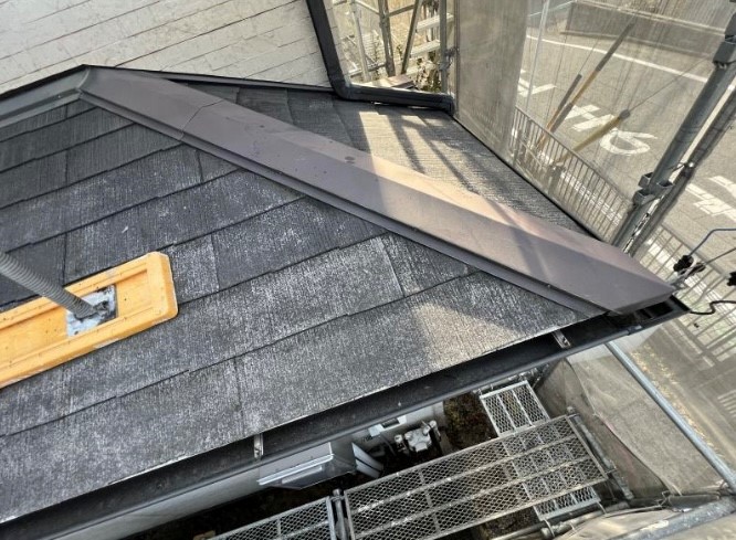 安城市　経年により劣化した棟板金の交換工事