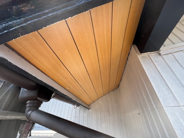 軒天がはがれた